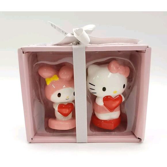 Blue Sky Clayworks X Sanrio HELLO KITTY Love Hearts Salt & Pepper Shakers NIB - Picture 1 of 5